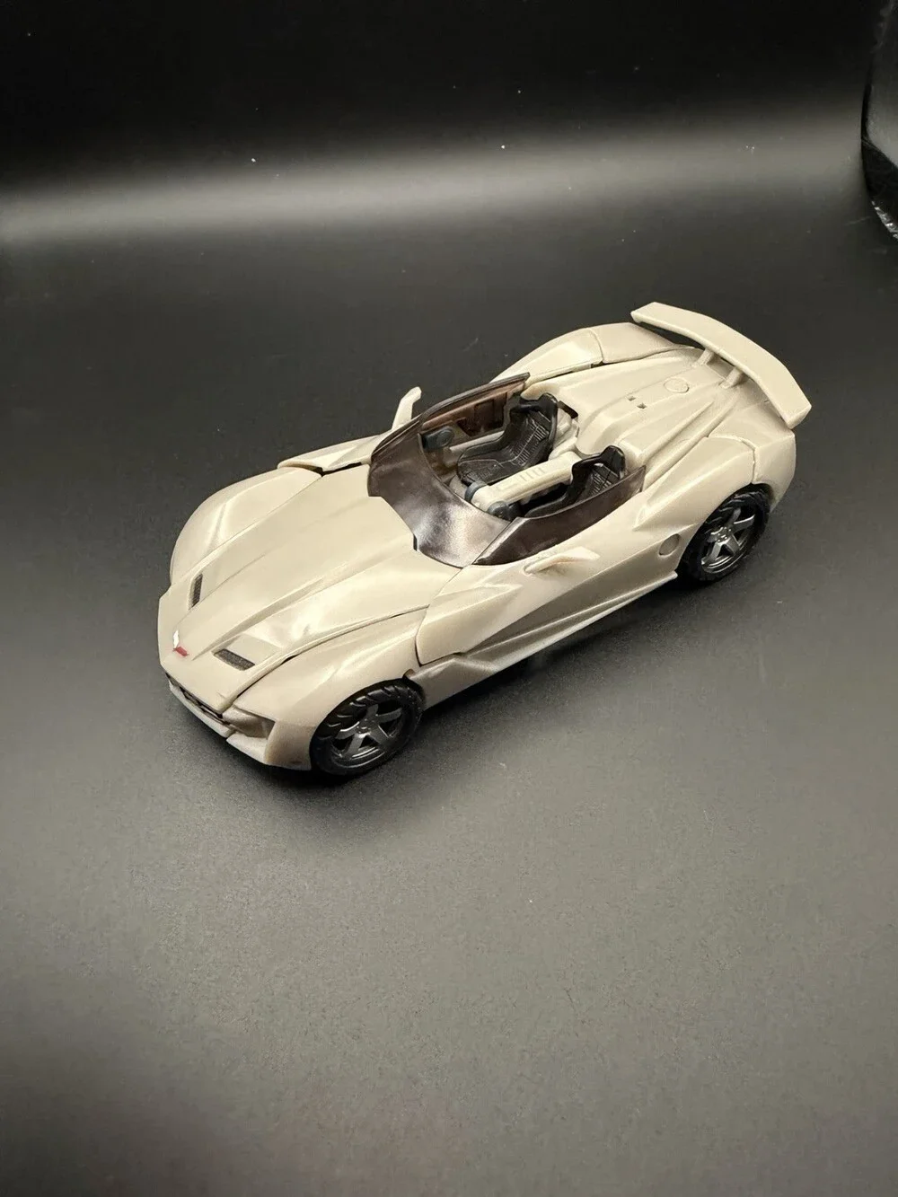 Transformers: Dark of the Moon (DOTM) Deluxe Class Sideswipe